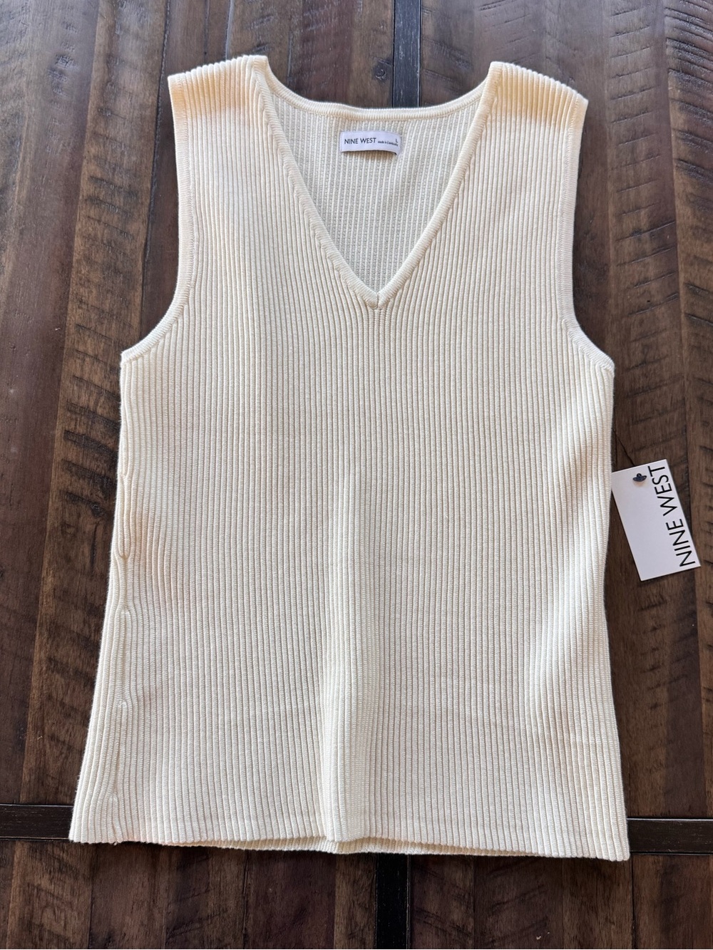 Nine West Cream Ribbed V-Neck Sleeveless Top